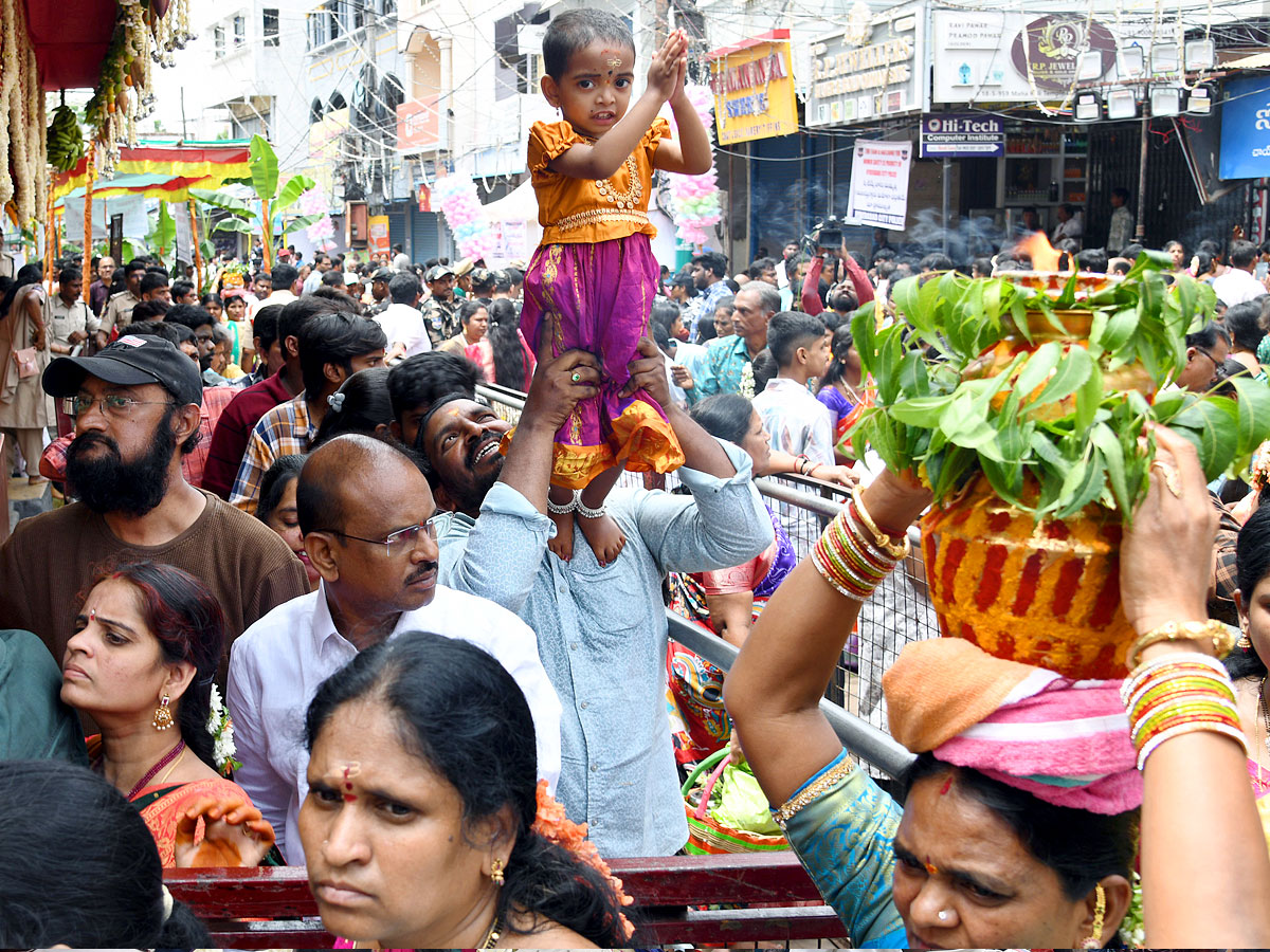 Hyderabad_20Bonalu_202025_20Photos_20_2810_29.jpg 25