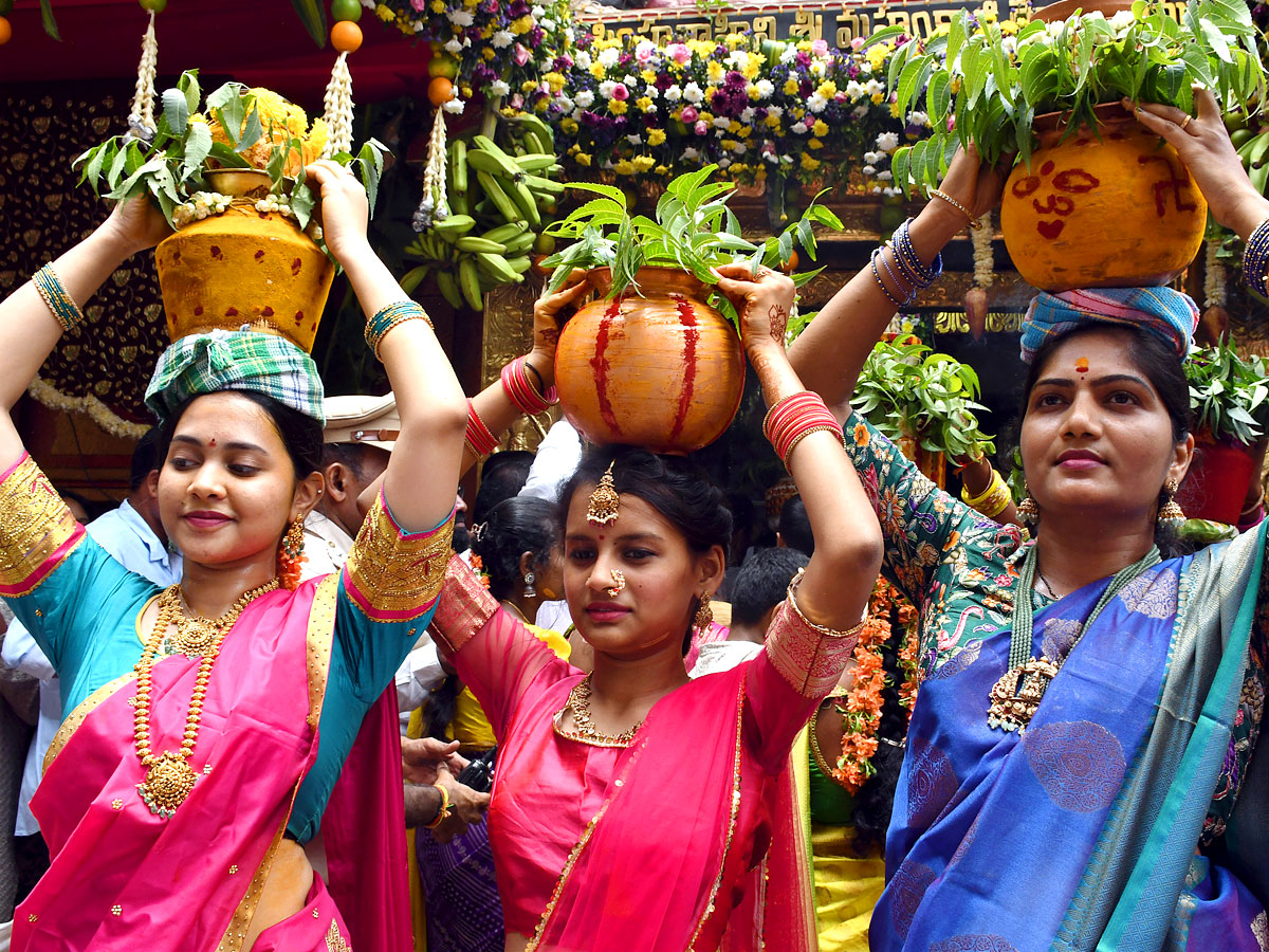 Hyderabad_20Bonalu_202025_20Photos_20_286_29.jpg 22