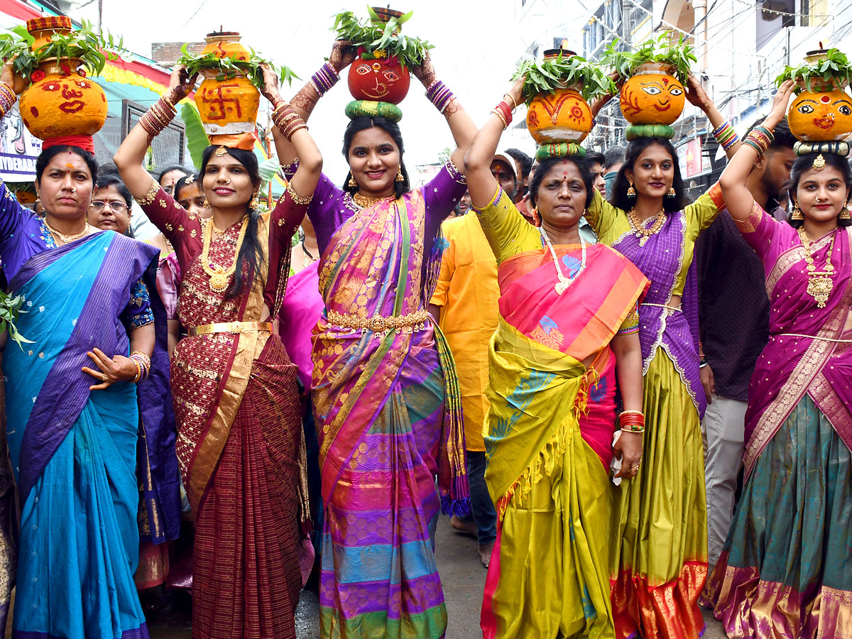 Hyderabad_20Bonalu_202025_20Photos_20_287_29.jpg 23