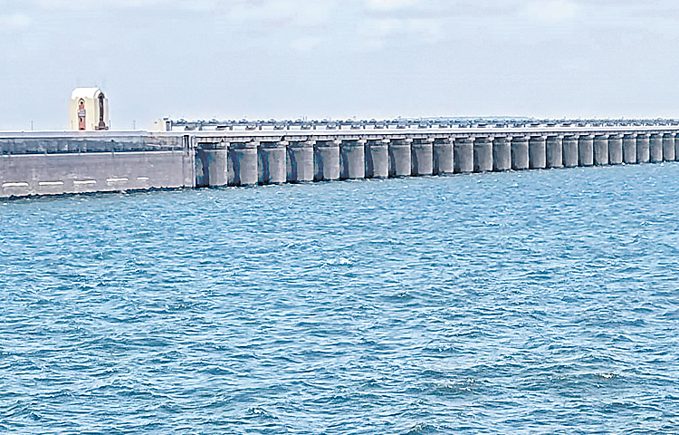 dam_0.jpg
