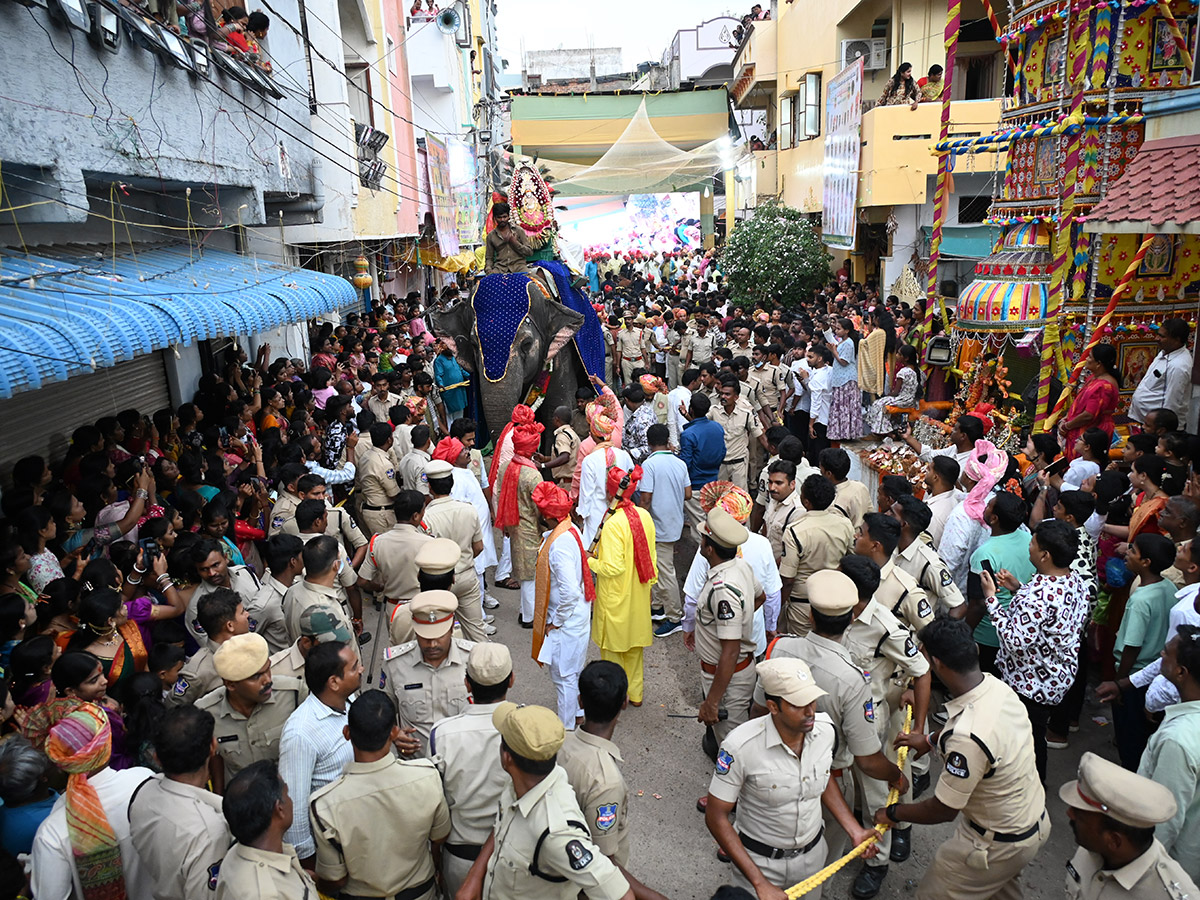 Devotional_20_20Bonalu_202025_20Festival_20in_20Telangana_20Photos__20_2820_29.jpg 4