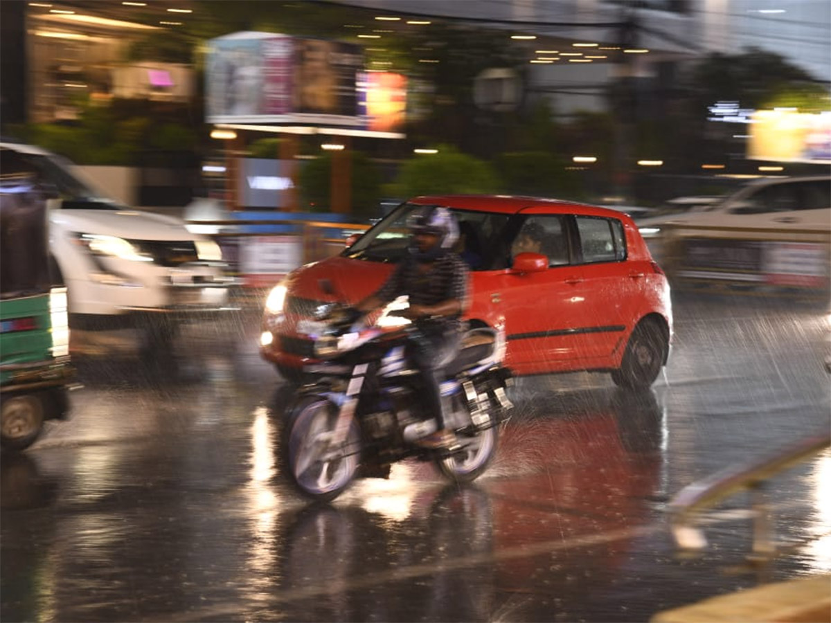 Heavy_20Rain_20in_20Vijayawada_20Today_20Photos__20_2810_29.jpg 10