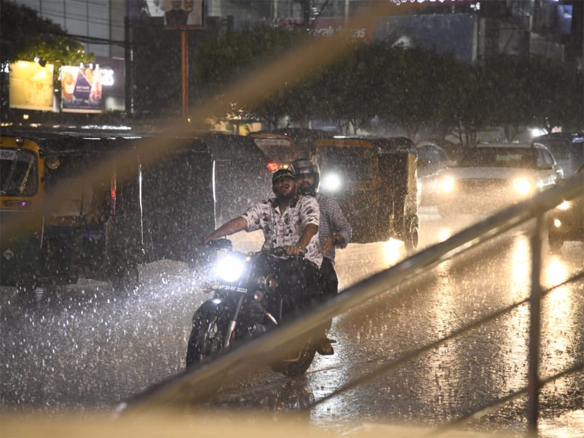 Heavy_20Rain_20in_20Vijayawada_20Today_20Photos__20_285_29.jpg 5