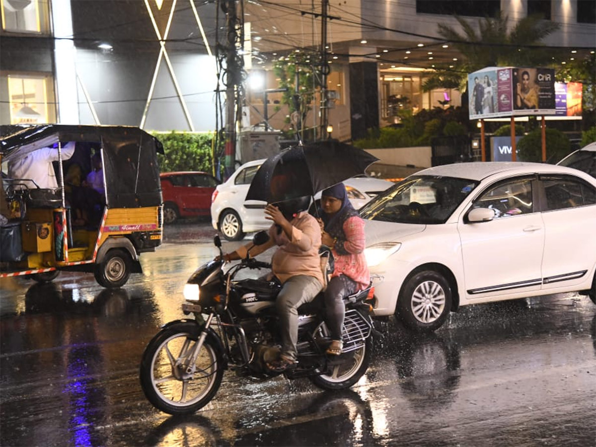 Heavy_20Rain_20in_20Vijayawada_20Today_20Photos__20_287_29.jpg 7