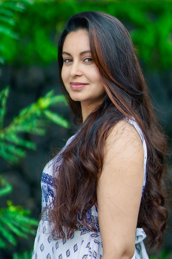 Tollywood_20Actress_20Abhinaya_20enjoying_20Her_20Kerala_20vacation_20Photos_20_285_29.jpg 6