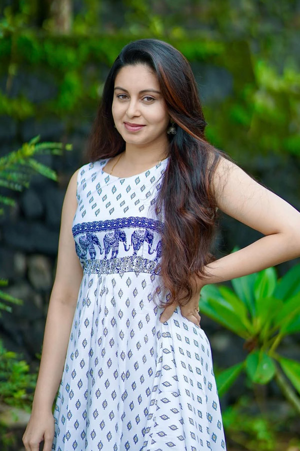 Tollywood_20Actress_20Abhinaya_20enjoying_20Her_20Kerala_20vacation_20Photos_20_287_29.jpg 8