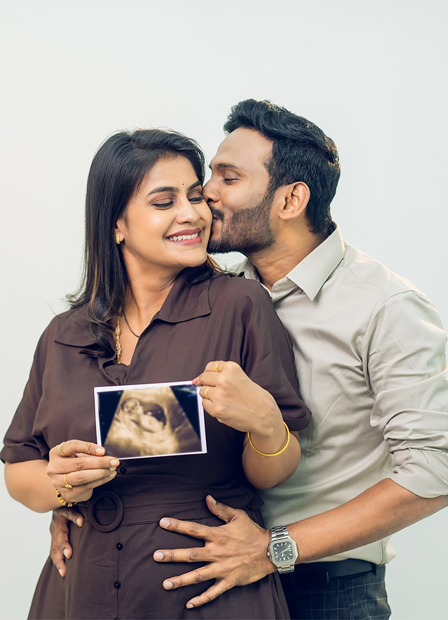 Bigg_20Boss_20fame_20Sonia_20Akula_20announced_20her_20pregnancy__20_282_29.jpg 2