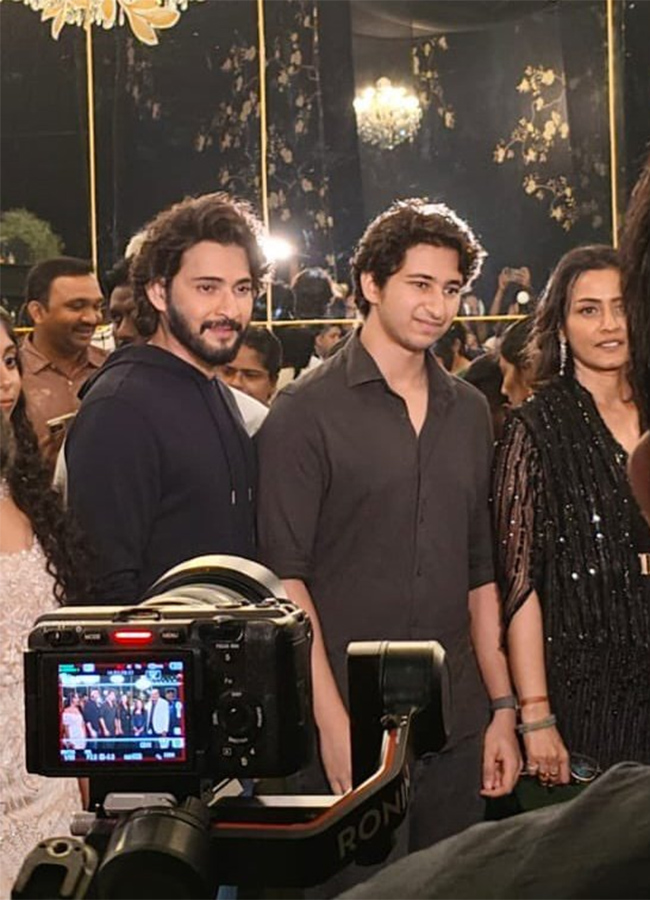 Namrata_20Shirodkar_20Enjoying_20Friends_20Party_20photos_20goes_20viral__20_289_29.jpg 9