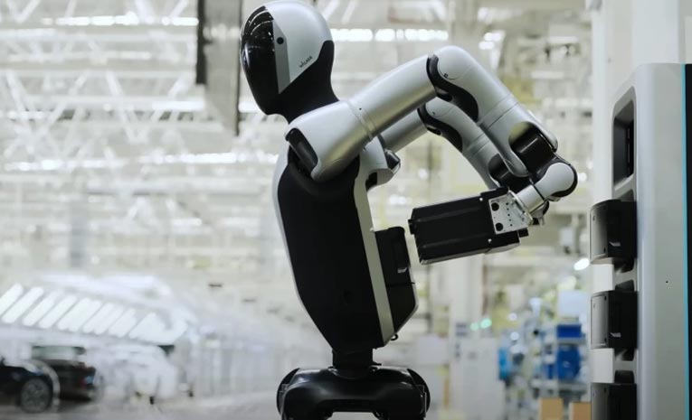 Walker-S2-Humanoid-Robot-Ca.jpg