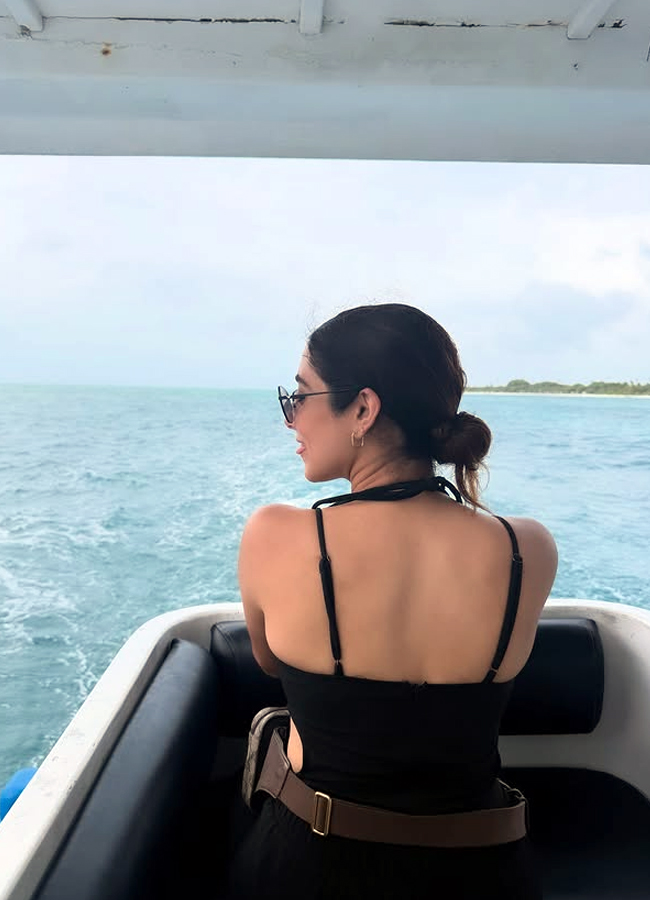 jonitagandhi7.jpg 8