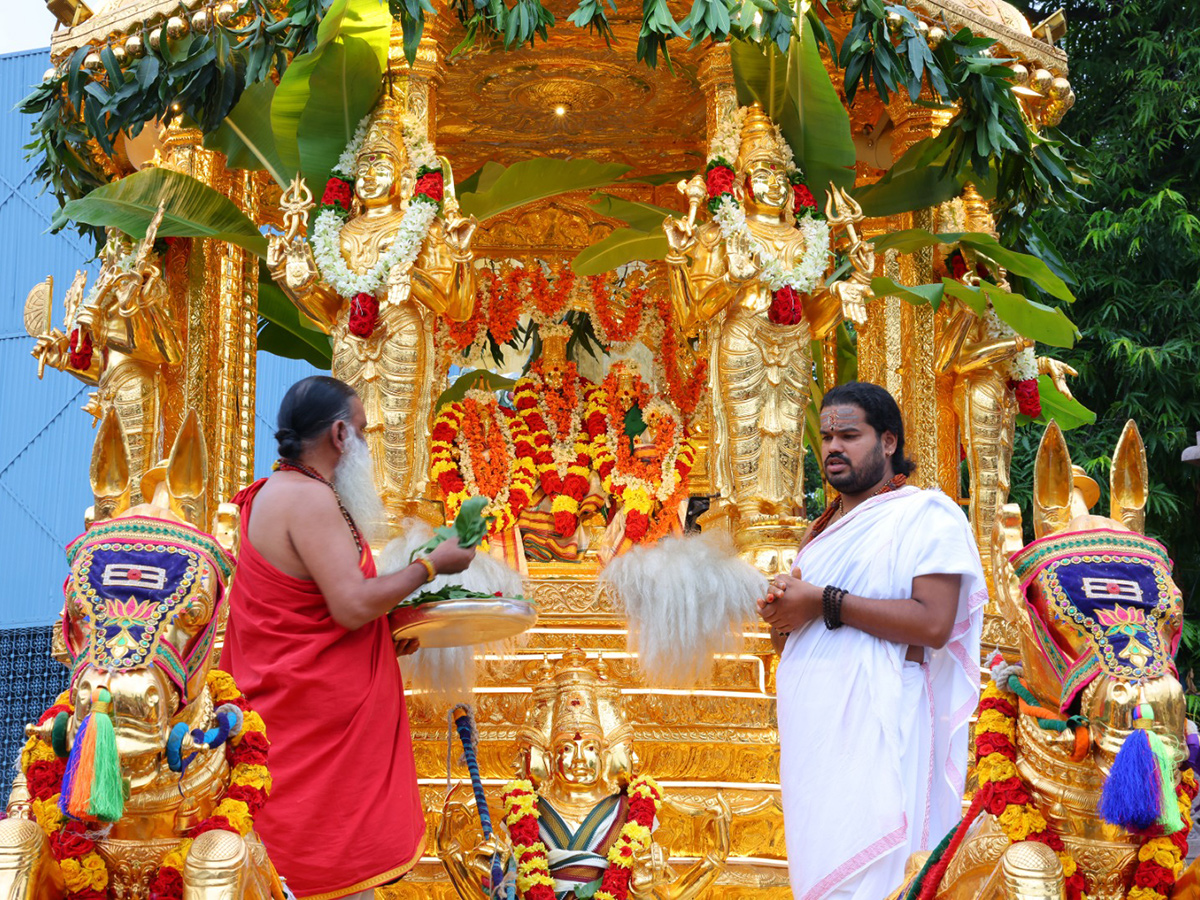 Swarna_20Rathotsavam_20Celebration_20Grandly_20Held_20In_20Srisailam_20__20_286_29.jpg 6