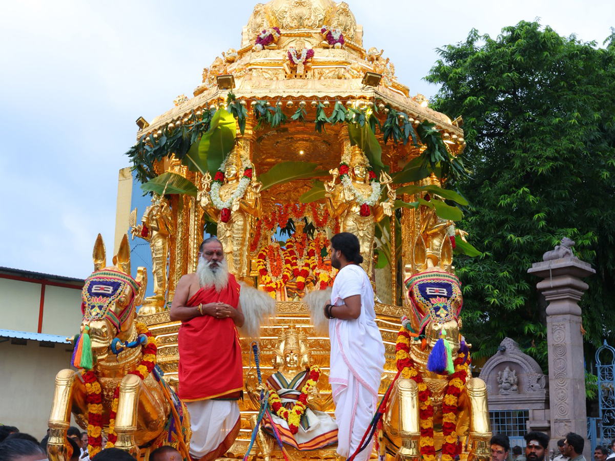 Swarna_20Rathotsavam_20Celebration_20Grandly_20Held_20In_20Srisailam_20__20_288_29.jpg 8
