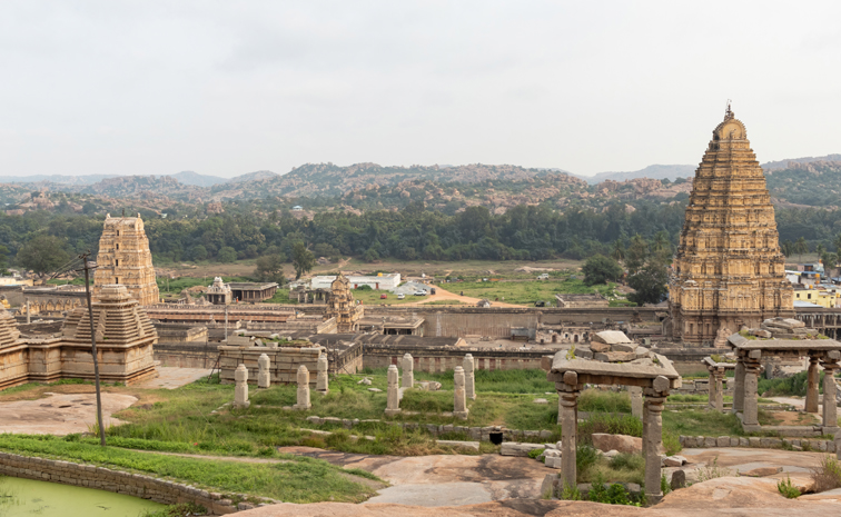 VirupakshaTemple-Hampi.jpg
