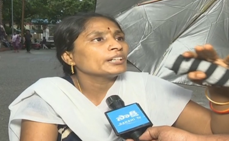 abhishekmother1.jpg