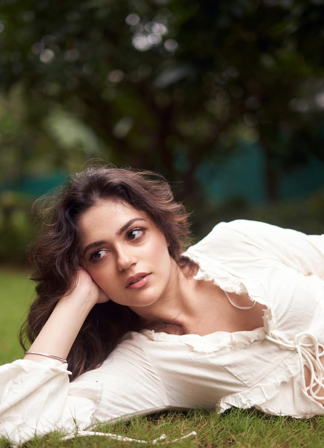 aneet_20padda7.jpg 8