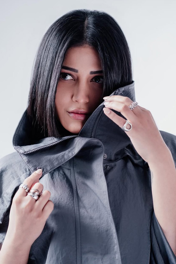 Actress_20Shruti_20Haasan_20completes_2016_20years_20In_20The_20industry_20Details_20Photos_20_2814_29.jpg 15