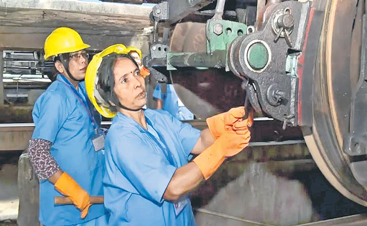 BLUE-GREY-COLLAR-JOBS.jpg