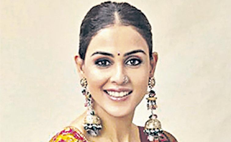 geneliya_0.jpg