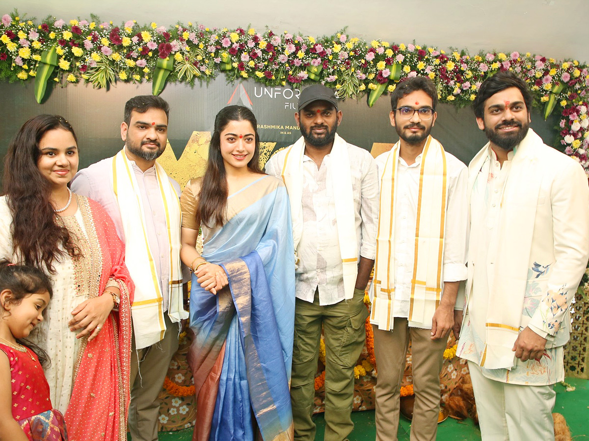 Rashmika_20Mandanna_20MYSAA_20Movie_20Opening_20Photos_20_287_29.jpg 7