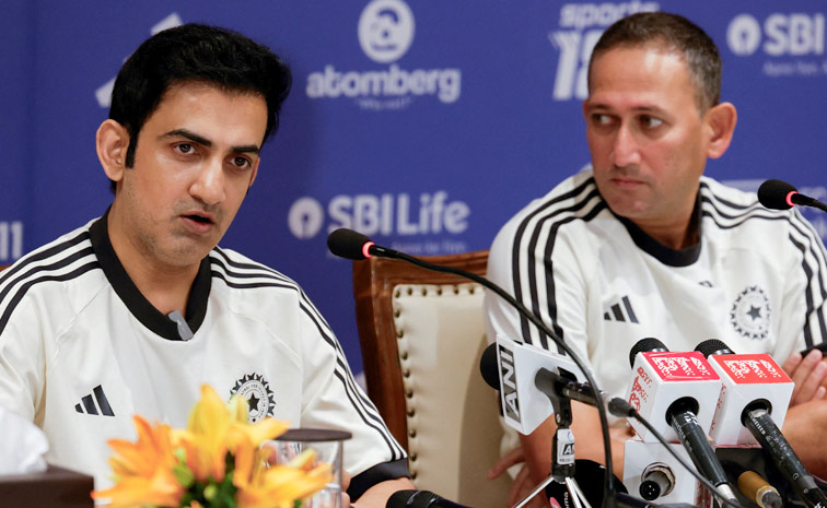 Gambhir-and-agarkar1.jpg