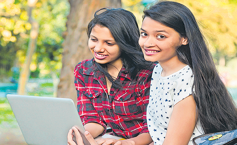 STUDENTS--1217896455.jpg