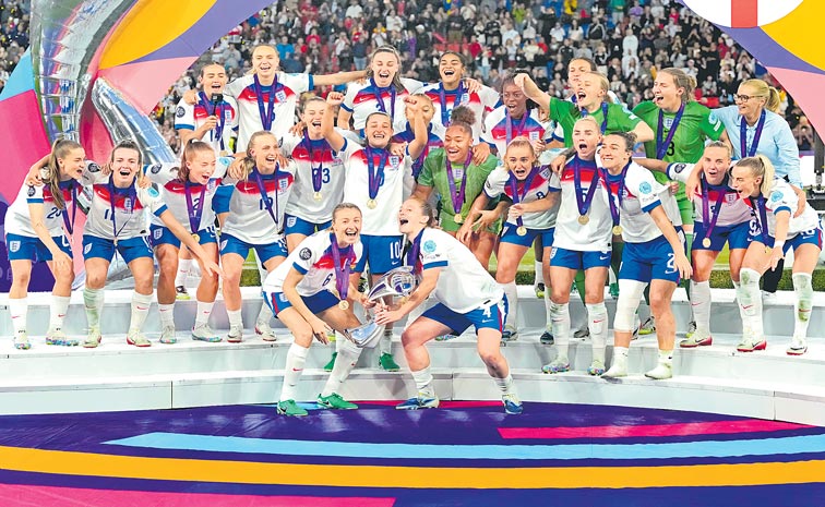 ENGLAND-EURO-WINNER7.jpg