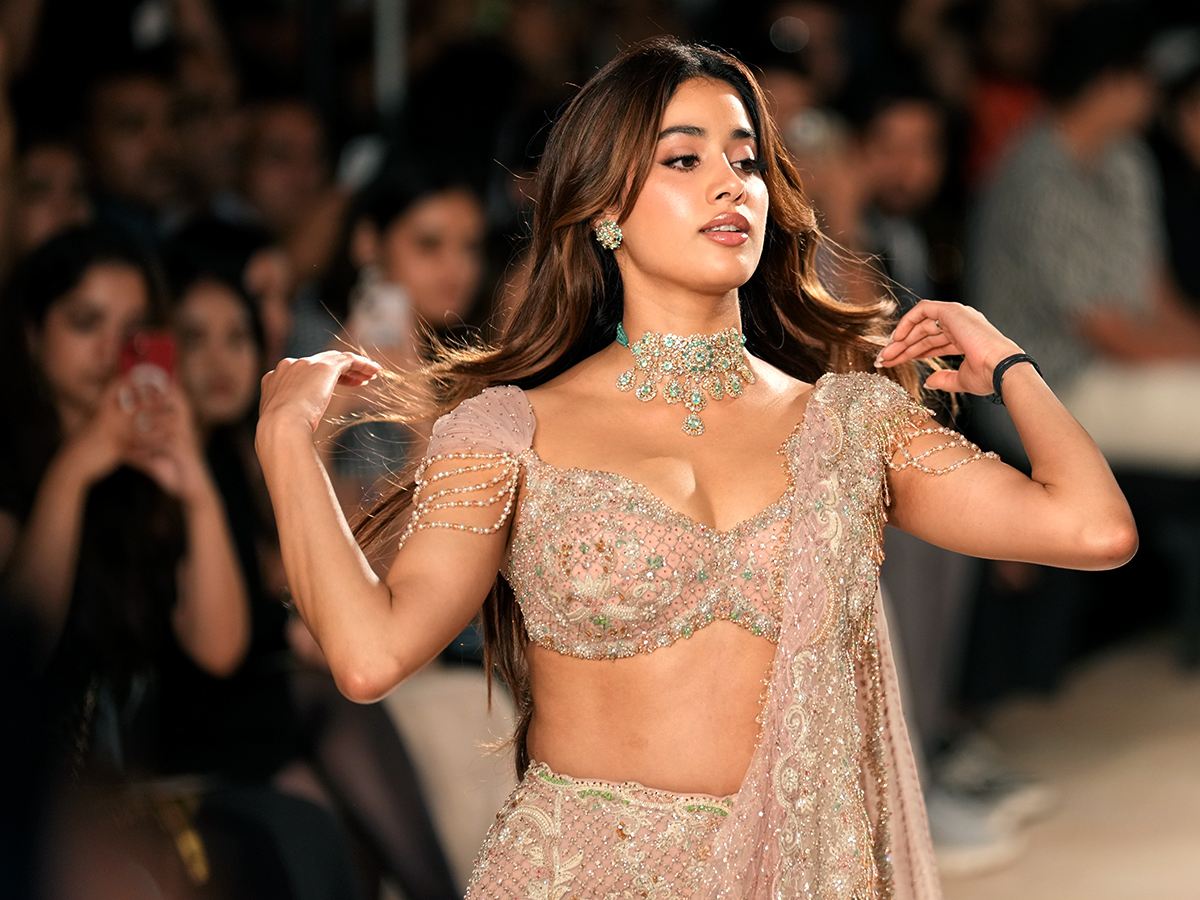 FDCI_20India_20Couture_20Week_202025_20Bollywood_20Actor_20Janhvi_20Kapoor_20Photos__20_281_29.jpg 1