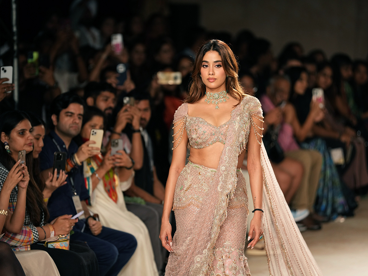 FDCI_20India_20Couture_20Week_202025_20Bollywood_20Actor_20Janhvi_20Kapoor_20Photos__20_282_29.jpg 2