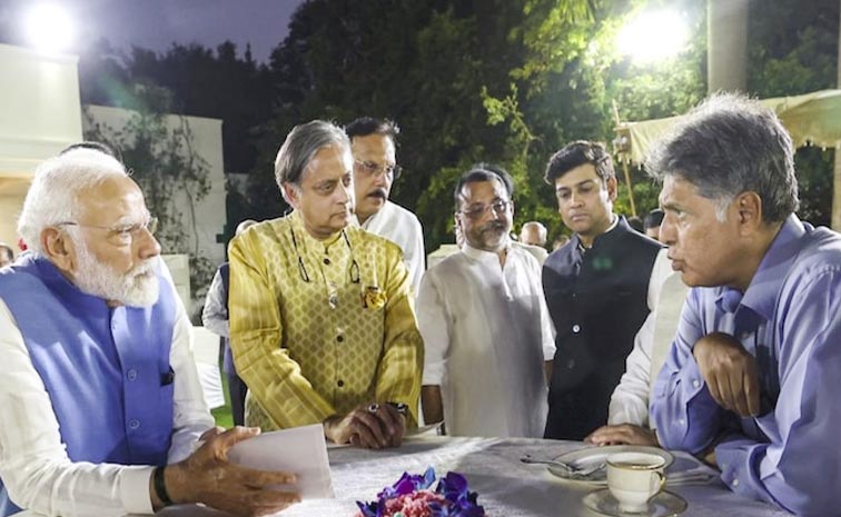 Tharoor_Manish_Tewari_News.jpg
