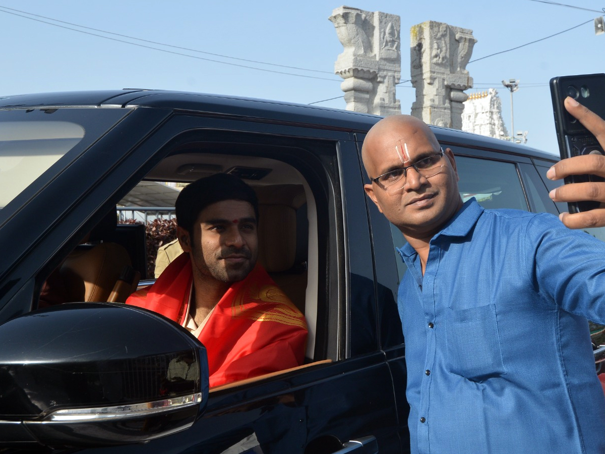 Kireeti_20in_20tirumala11.jpg 9
