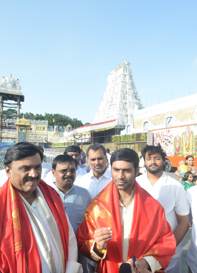 Kireeti_20in_20tirumala4.jpg 4