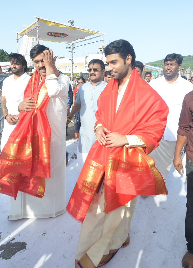Kireeti_20in_20tirumala7.jpg 7