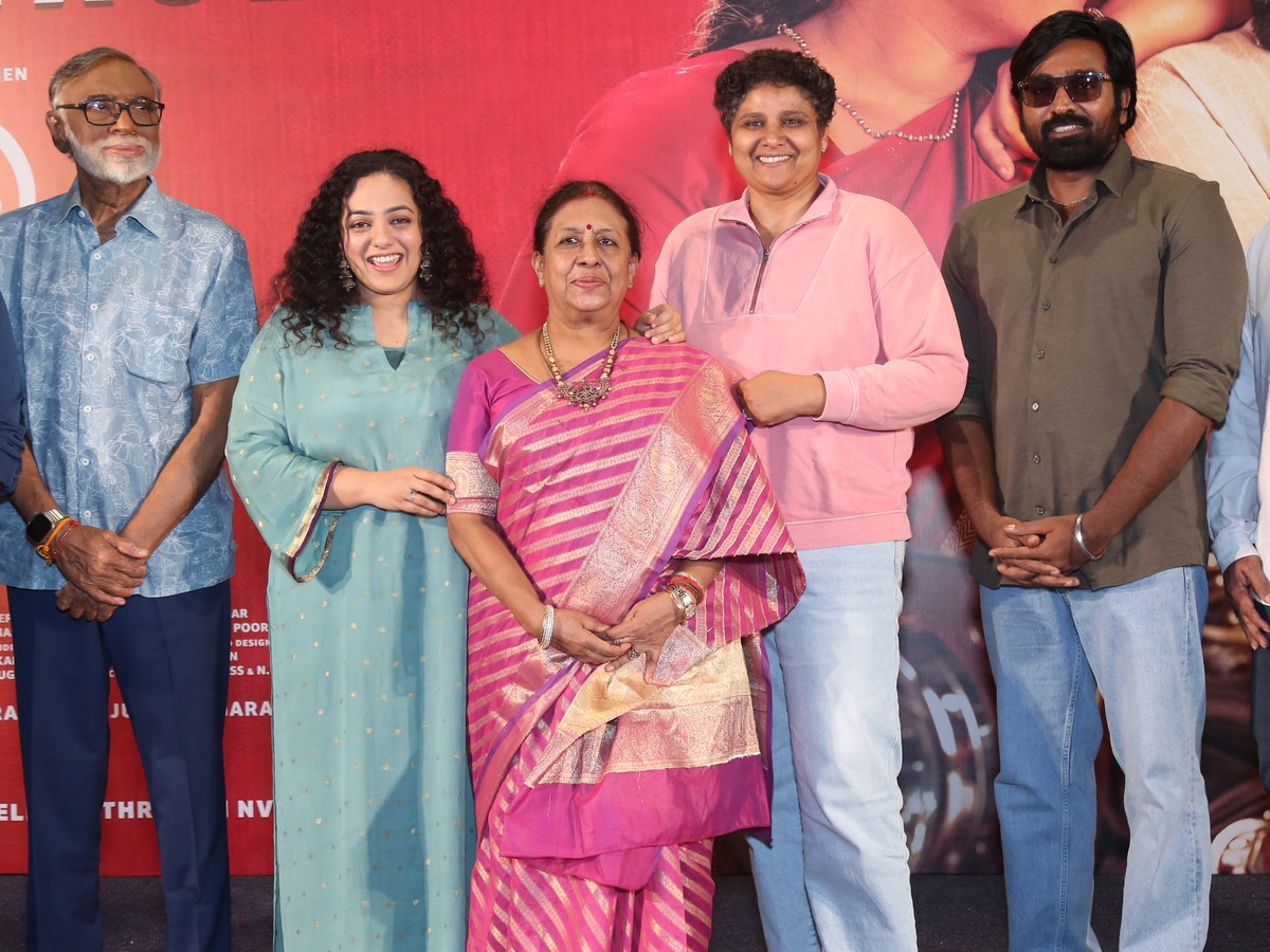Sir_20madam_20movie_20pre_20release13_0.jpg 13