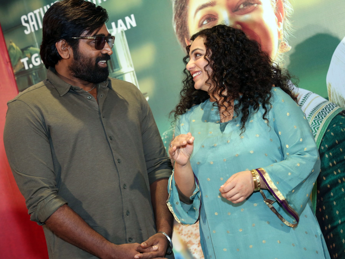 Sir_20madam_20movie_20pre_20release3_0.jpg 3