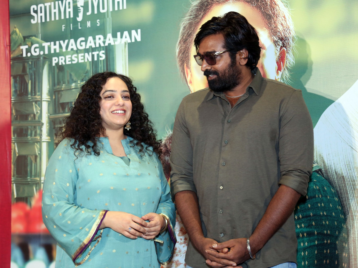 Sir_20madam_20movie_20pre_20release5_0.jpg 5