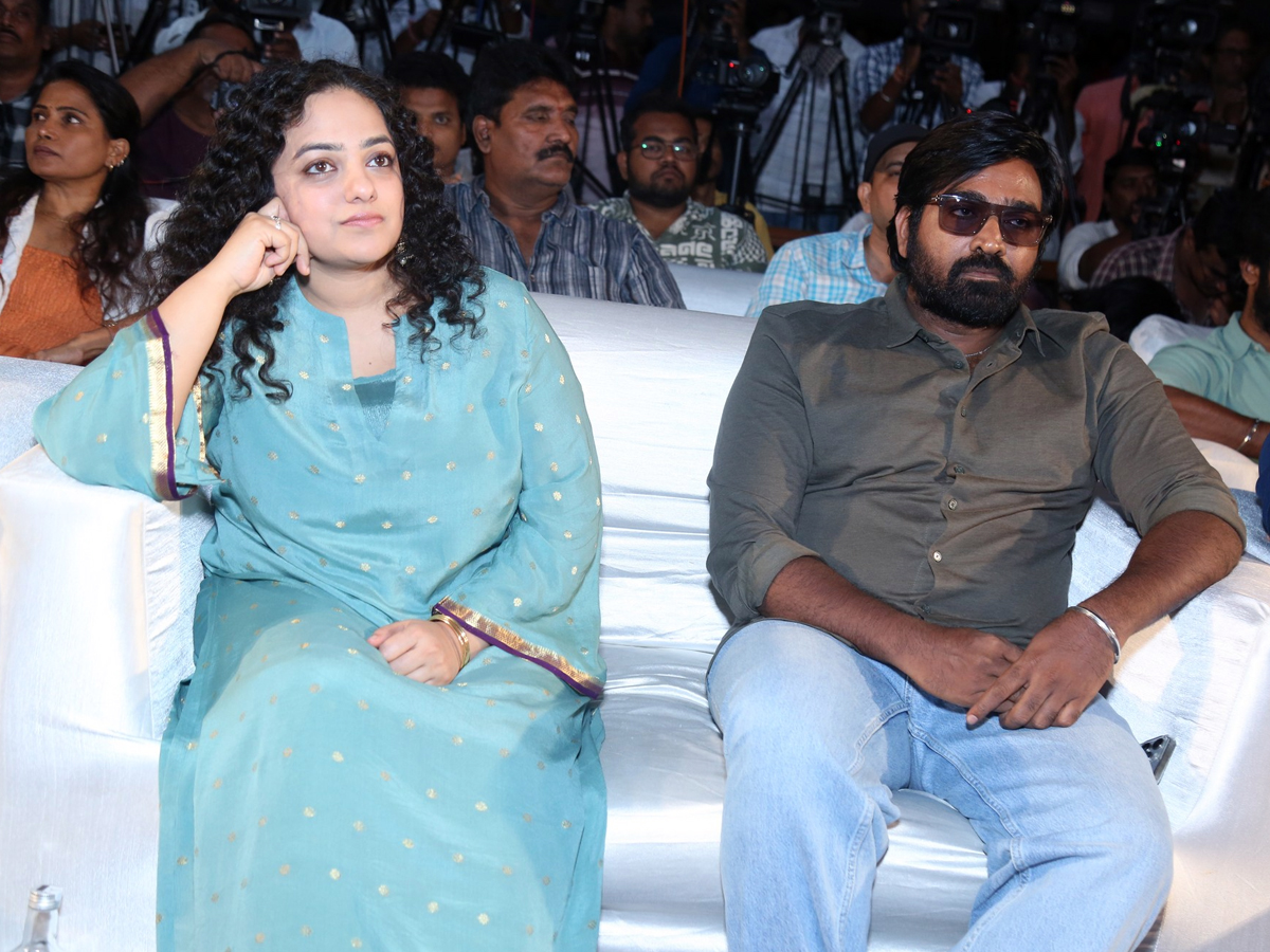 Sir_20madam_20movie_20pre_20release6_0.jpg 6