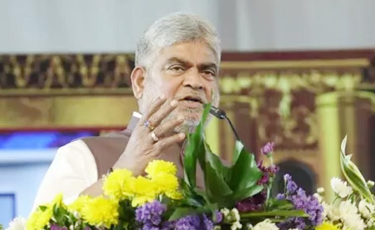 Telangana_Speaker_On_SC_Jud.jpg