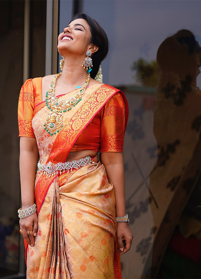 Tollywood_20Actress_20Aishwarya_20Rajesh_20Latest_20Photos_5.jpg 5