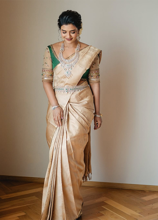 Tollywood_20Actress_20Aishwarya_20Rajesh_20Latest_20Photos_9.jpg 9