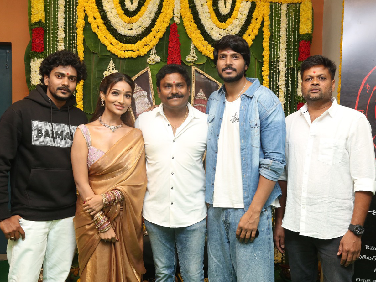 Hreem_20Movie_20Opening_20Pooja_20Ceremony_20Photos_12.jpg 10