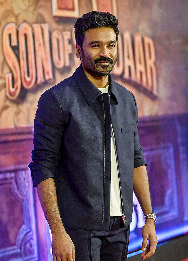 screening_20of_20the_20Indian_20Hindi_20language_20film_20Son_20of_20Sardaar_202_20photos__20_2813_29.jpg 13