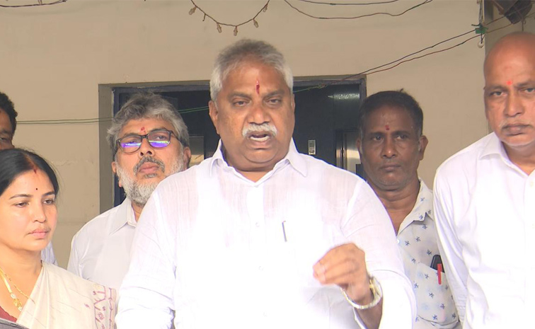 YSRCP-Leaders-Meets-AP-EC.jpg