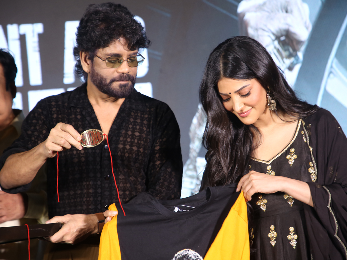 Coolie_20movie_20pre_20release_20event_20in_20hyd10.jpg 11