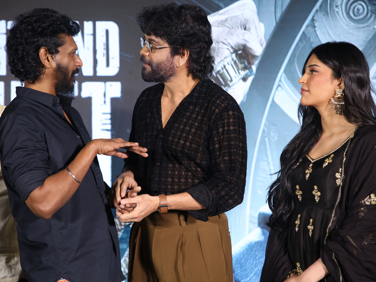 Coolie_20movie_20pre_20release_20event_20in_20hyd12.jpg 13
