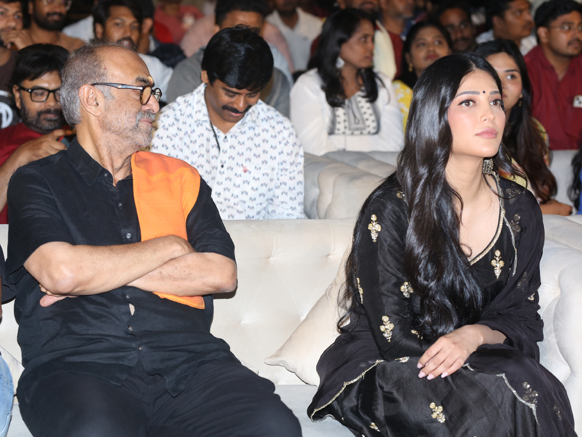 Coolie_20movie_20pre_20release_20event_20in_20hyd4.jpg 5