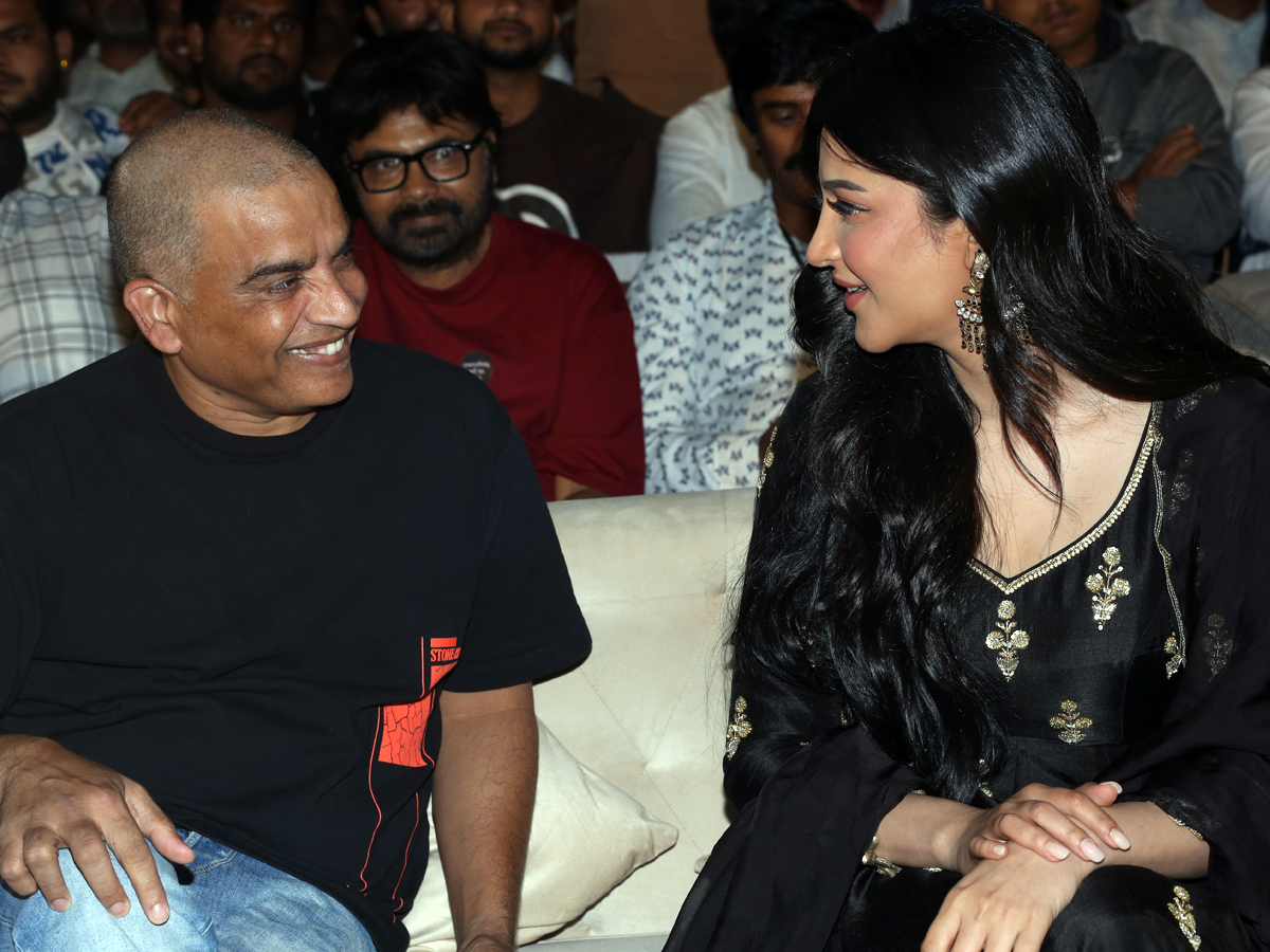 Coolie_20movie_20pre_20release_20event_20in_20hyd6.jpg 7