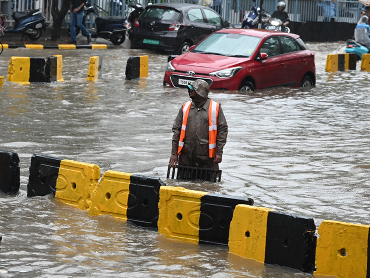 Rains_20in_20Hyd18.jpg 18