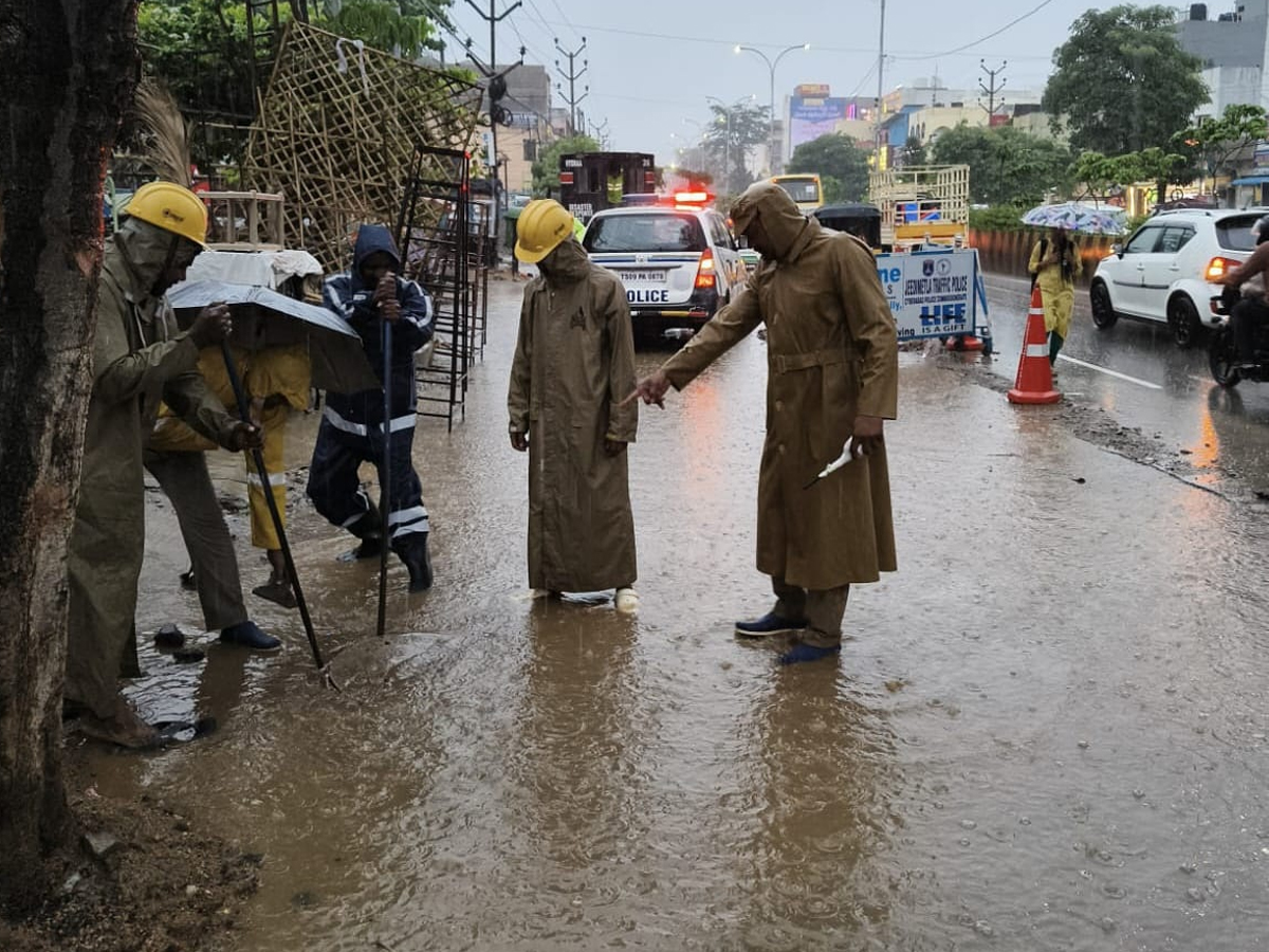 Rains_20in_20Hyd2_0.jpg 3