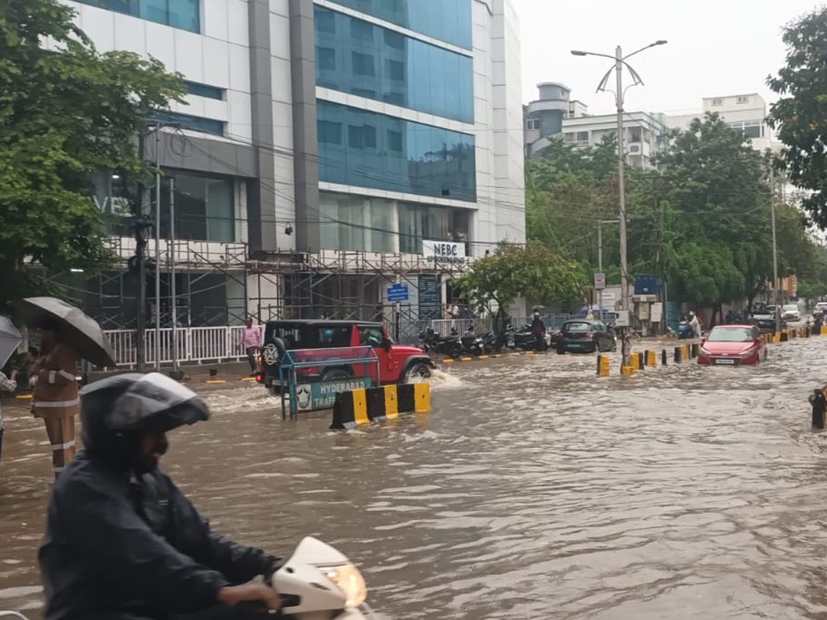 Rains_20in_20Hyd6_0.jpg 7