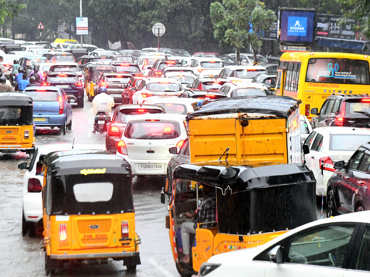 Hyderabad_20Rains_20_20Heavy_20Rain_20Lashes_20Hyderabad__20_2821_29.jpg 21